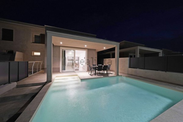 casa indipendente in vendita a Peschiera del Garda