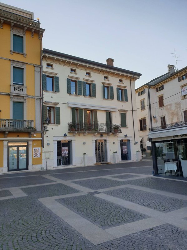 appartamento in vendita a Peschiera del Garda