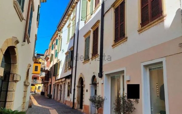 appartamento in vendita a Peschiera del Garda