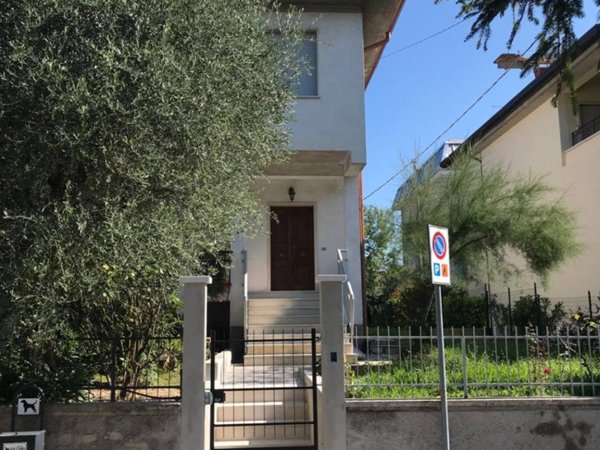 casa indipendente in vendita a Peschiera del Garda