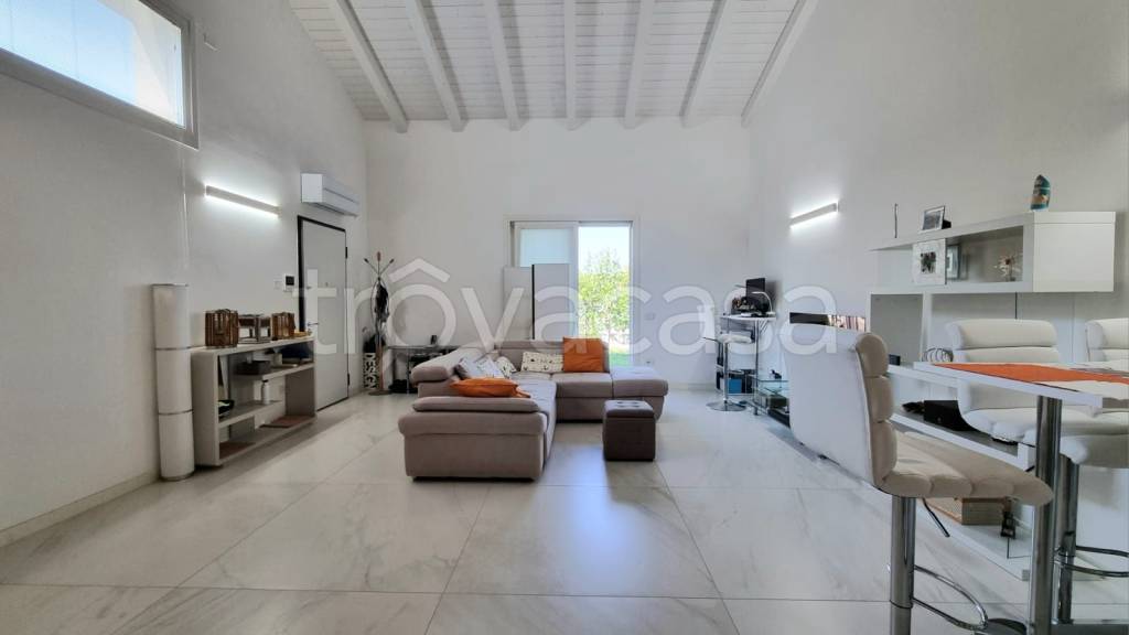 casa indipendente in vendita a Peschiera del Garda