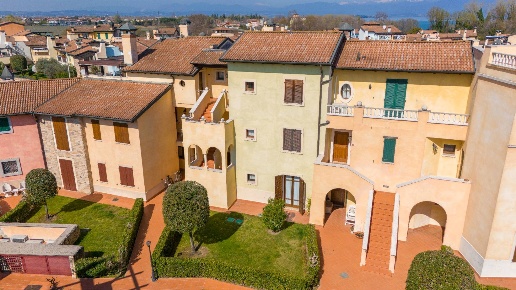 appartamento in vendita a Peschiera del Garda