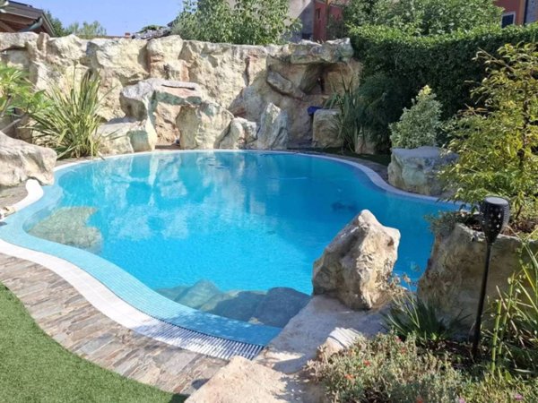casa indipendente in vendita a Peschiera del Garda in zona Dolci