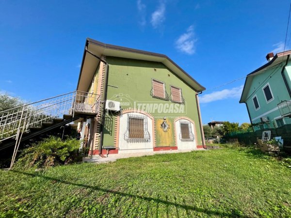 casa indipendente in vendita a Peschiera del Garda