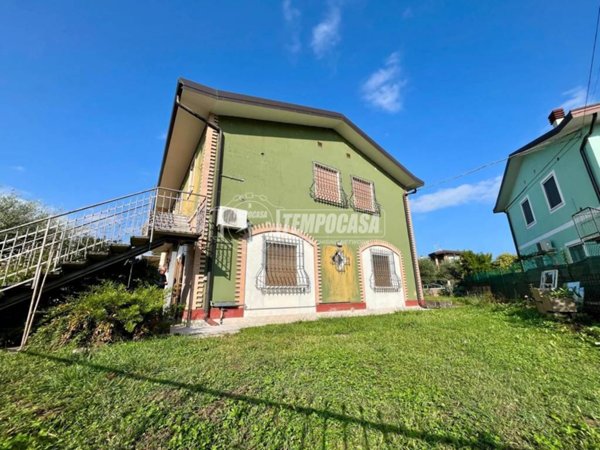 casa indipendente in vendita a Peschiera del Garda