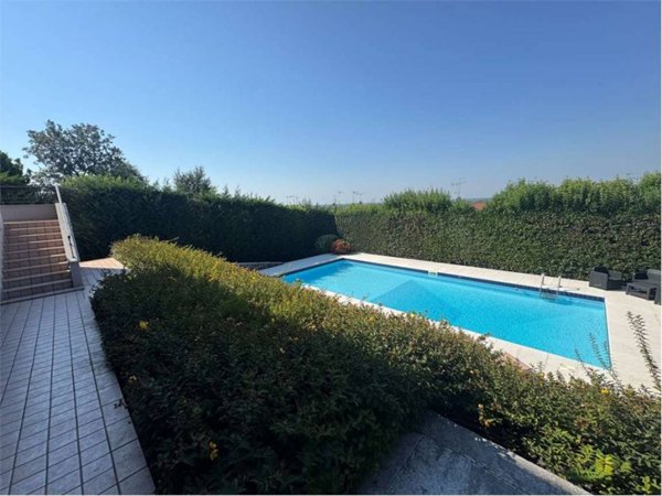 casa indipendente in vendita a Peschiera del Garda