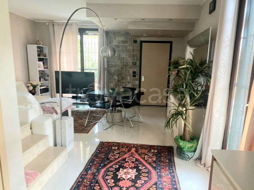 casa indipendente in vendita a Peschiera del Garda