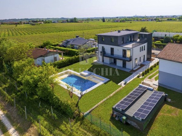 appartamento in vendita a Peschiera del Garda