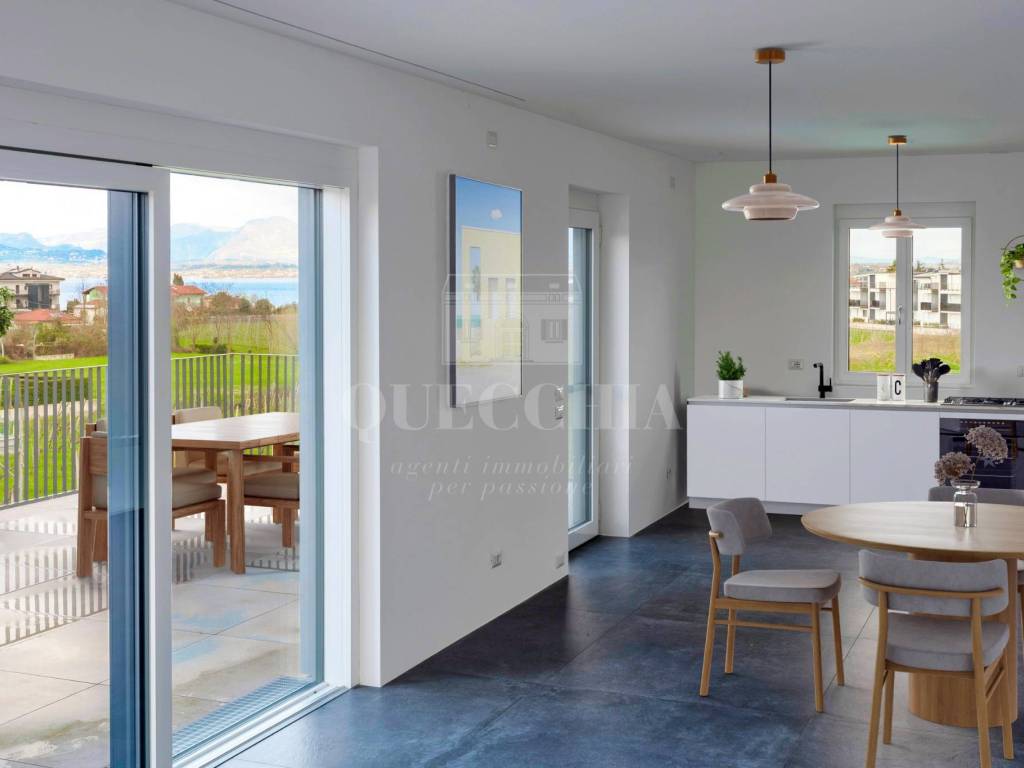 appartamento in vendita a Peschiera del Garda