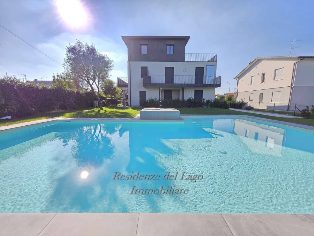 appartamento in vendita a Peschiera del Garda in zona San Benedetto di Lugana