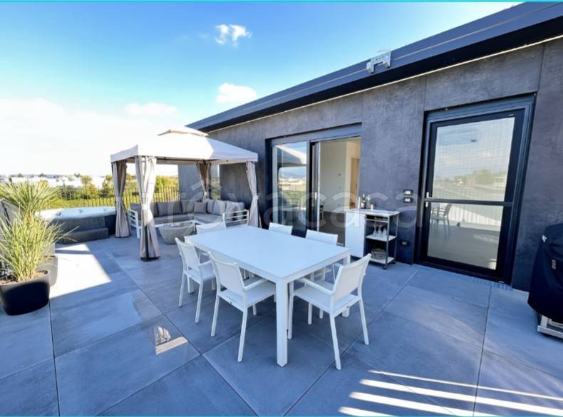 appartamento in vendita a Peschiera del Garda in zona San Benedetto di Lugana