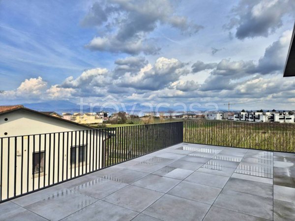 appartamento in vendita a Peschiera del Garda in zona San Benedetto di Lugana