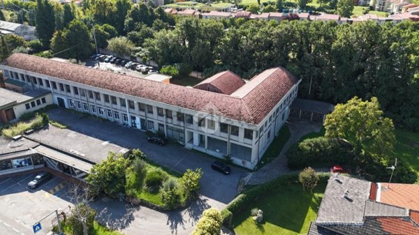 capannone in vendita a Peschiera del Garda