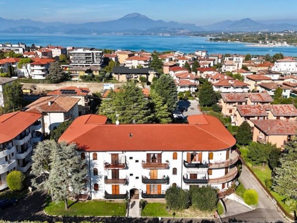 casa indipendente in vendita a Peschiera del Garda