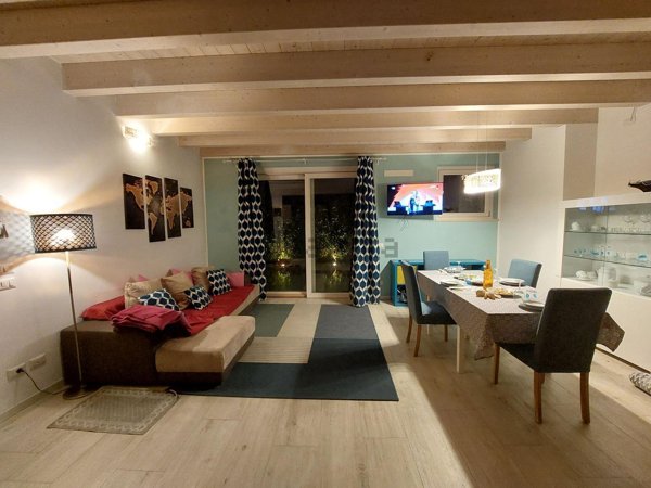casa indipendente in vendita a Peschiera del Garda