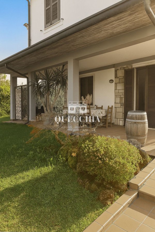 casa indipendente in vendita a Peschiera del Garda