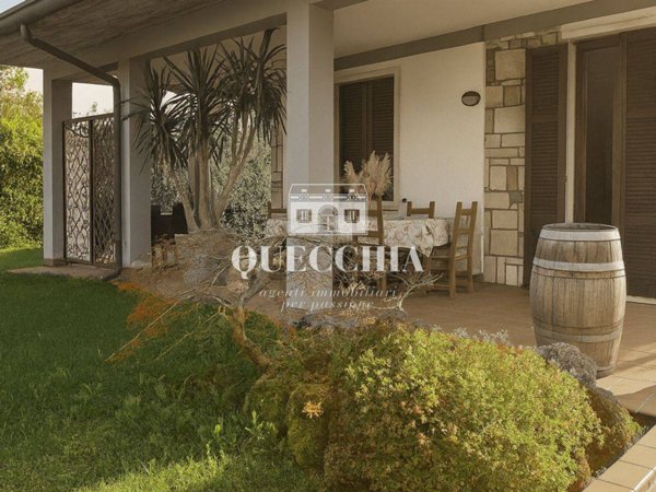 casa indipendente in vendita a Peschiera del Garda