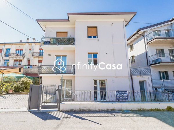 appartamento in vendita a Peschiera del Garda