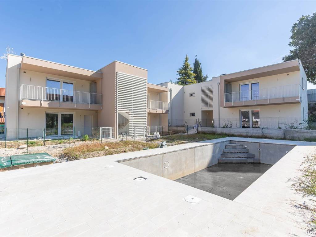 appartamento in vendita a Peschiera del Garda in zona Broglie