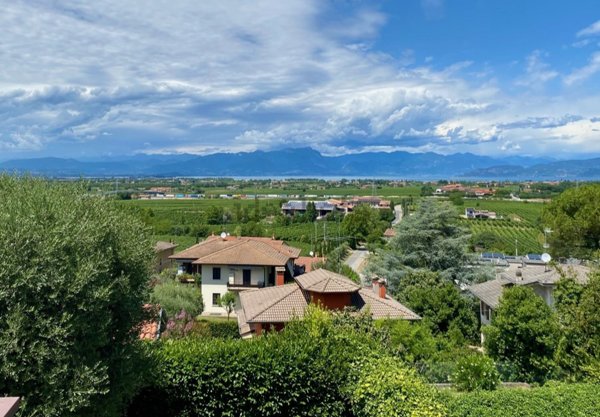 casa indipendente in vendita a Peschiera del Garda