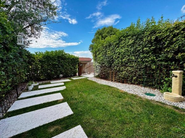 appartamento in vendita a Peschiera del Garda