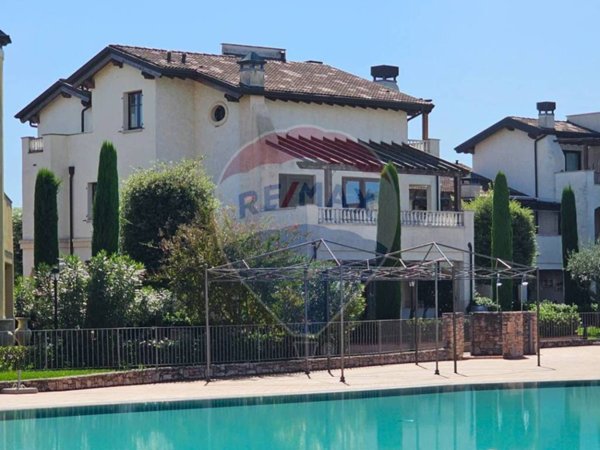 appartamento in vendita a Peschiera del Garda in zona San Benedetto di Lugana