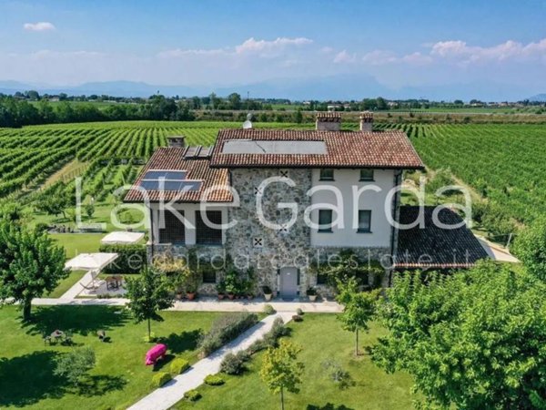 casa indipendente in vendita a Peschiera del Garda