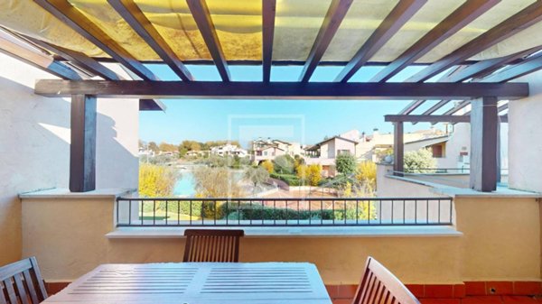 appartamento in vendita a Peschiera del Garda in zona San Benedetto di Lugana