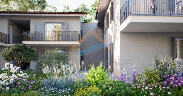 appartamento in vendita a Peschiera del Garda in zona Broglie