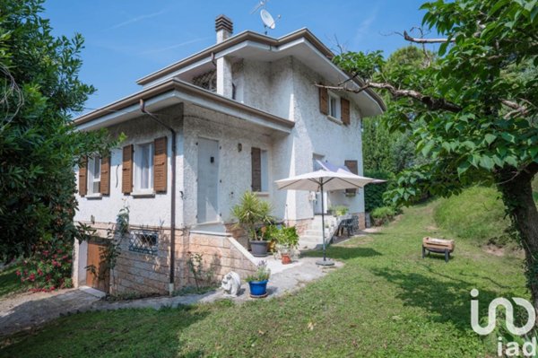 casa indipendente in vendita a Peschiera del Garda