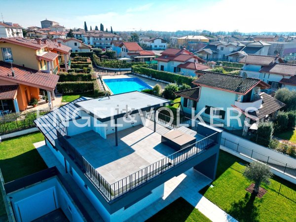 casa indipendente in vendita a Peschiera del Garda