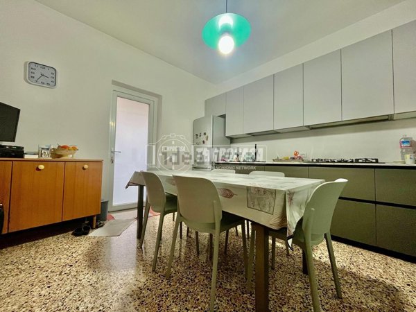 casa indipendente in vendita a Peschiera del Garda