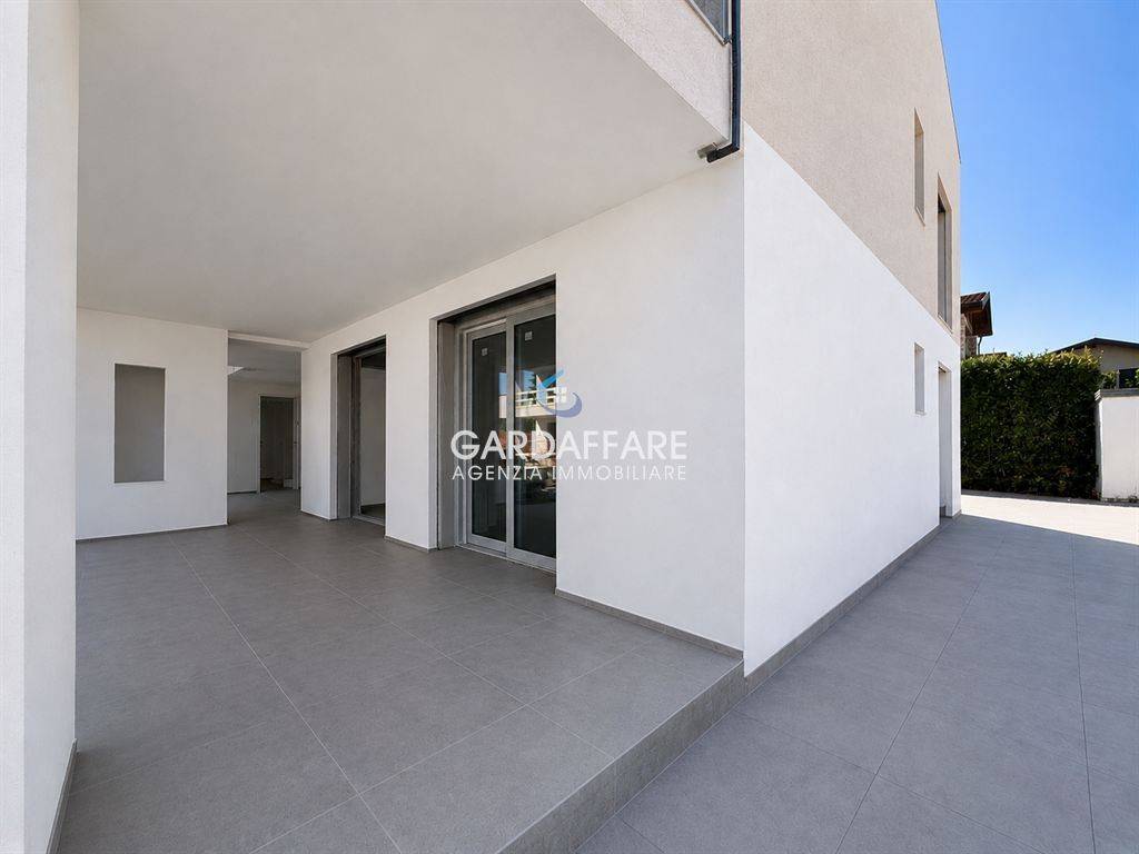 appartamento in vendita a Peschiera del Garda in zona San Benedetto di Lugana