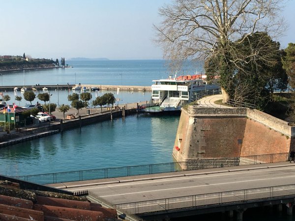 appartamento in vendita a Peschiera del Garda