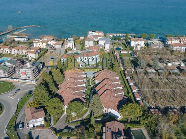 appartamento in vendita a Peschiera del Garda in zona San Benedetto di Lugana