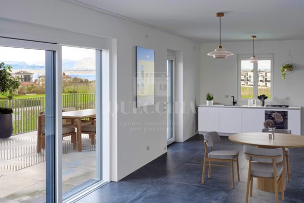 appartamento in vendita a Peschiera del Garda