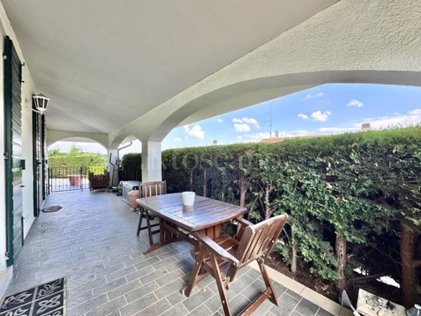 casa indipendente in vendita a Peschiera del Garda