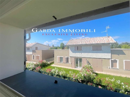 casa indipendente in vendita a Peschiera del Garda