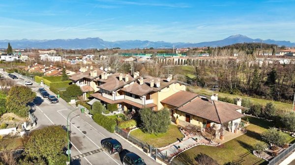 appartamento in vendita a Peschiera del Garda