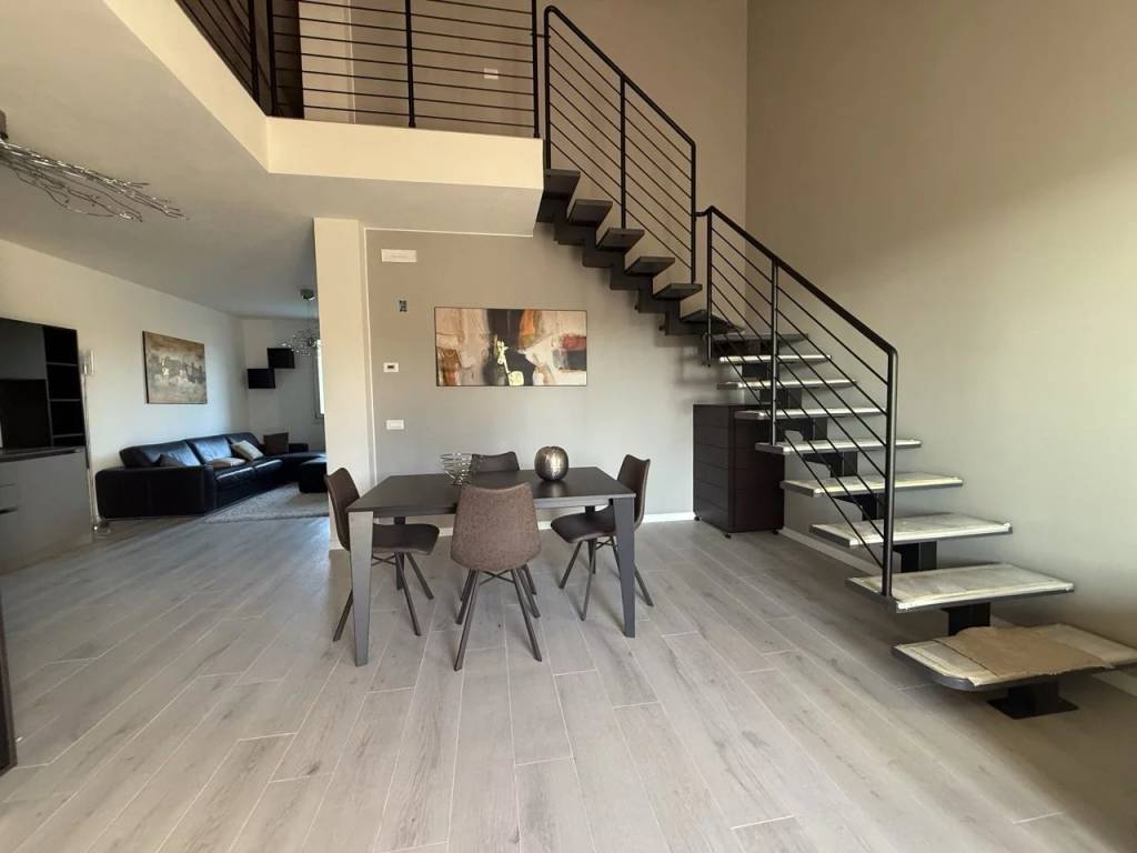 appartamento in vendita a Peschiera del Garda in zona Dolci