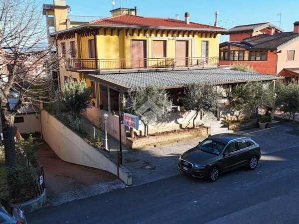 negozio in vendita a Peschiera del Garda