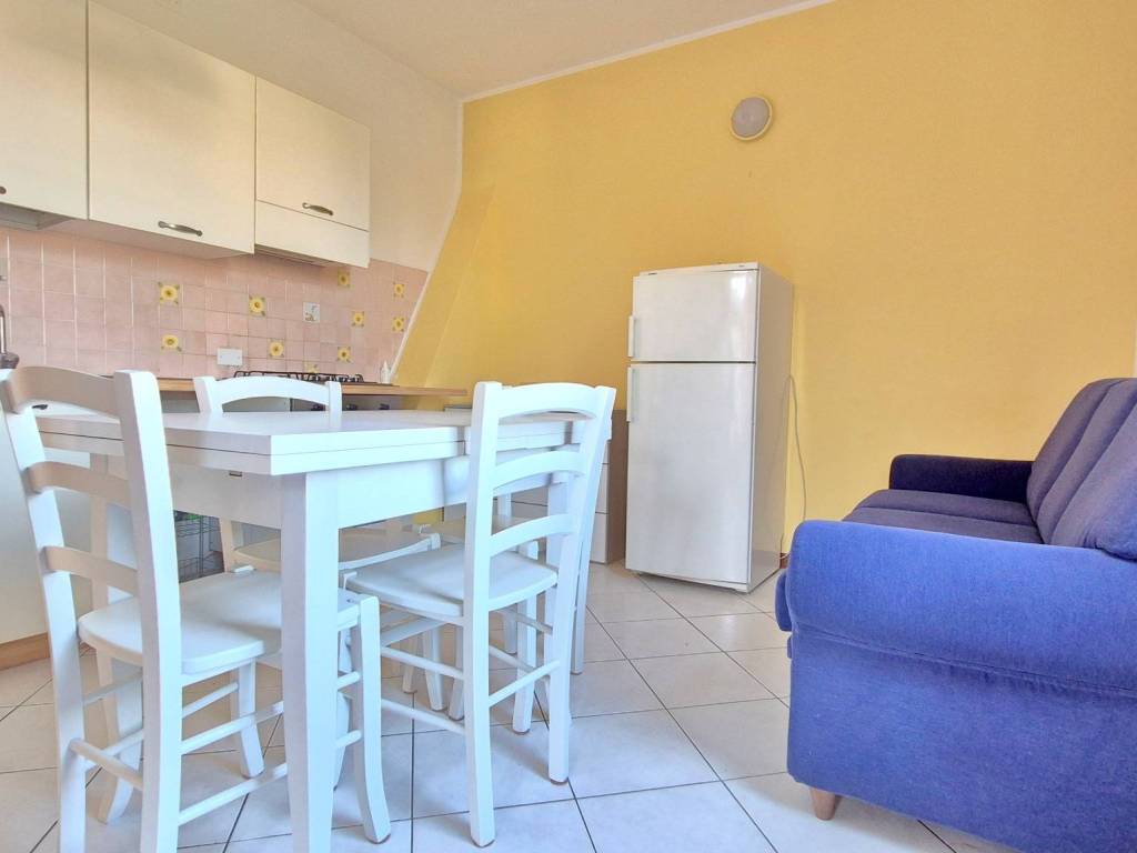 appartamento in vendita a Peschiera del Garda in zona Dolci