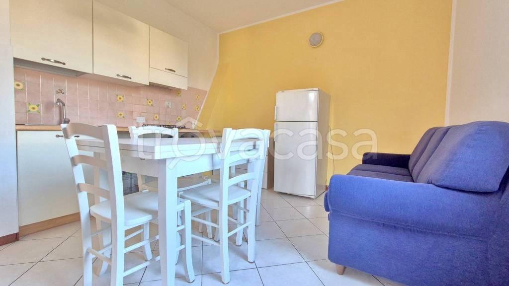 appartamento in vendita a Peschiera del Garda in zona Dolci