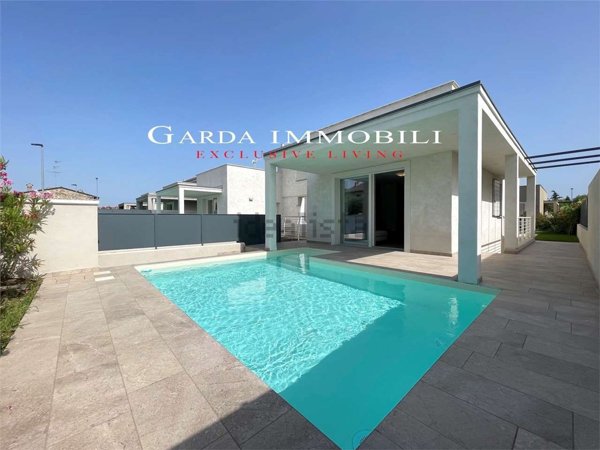 casa indipendente in vendita a Peschiera del Garda