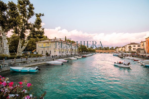 appartamento in vendita a Peschiera del Garda