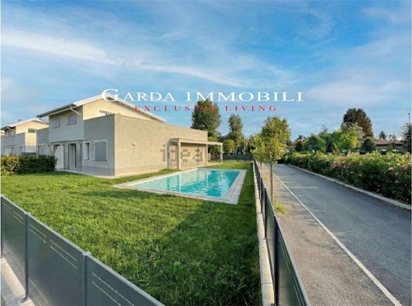 casa indipendente in vendita a Peschiera del Garda