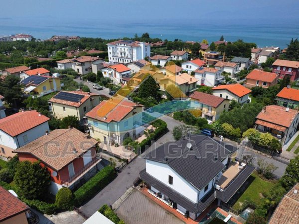 casa indipendente a Peschiera del Garda in zona San Benedetto di Lugana