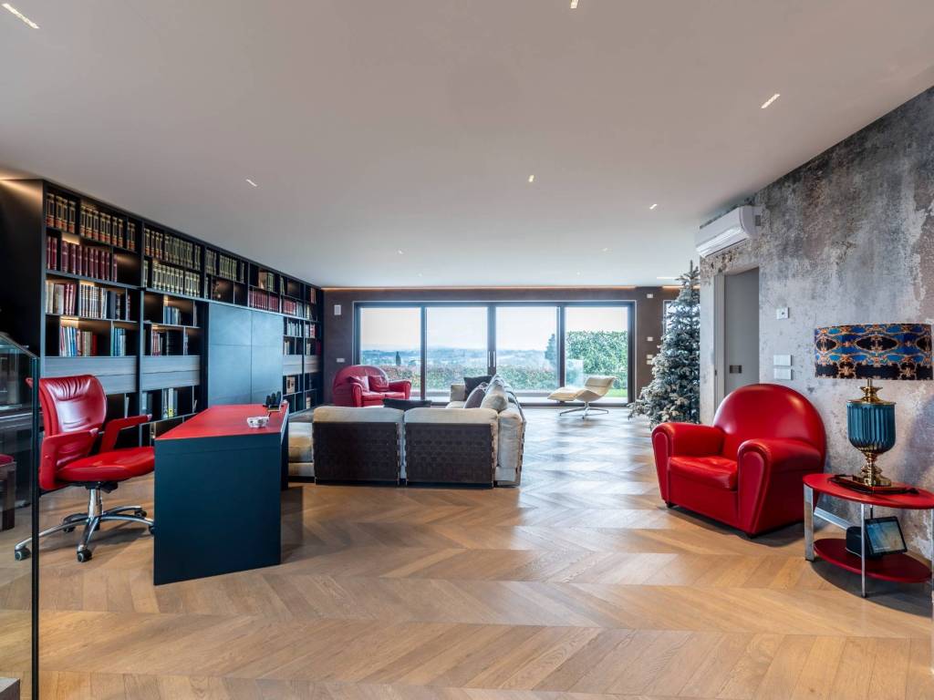 casa indipendente in vendita a Peschiera del Garda in zona Dolci