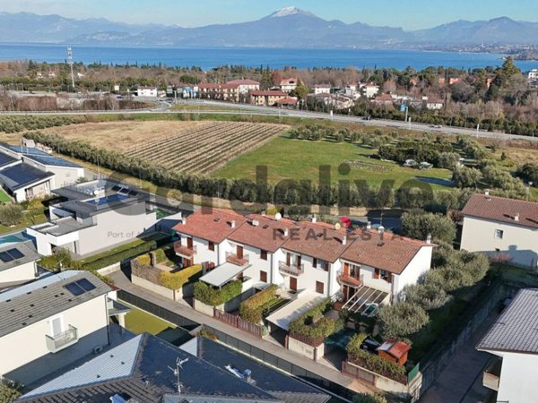 casa indipendente in vendita a Peschiera del Garda