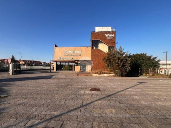 locale commerciale in vendita a Peschiera del Garda